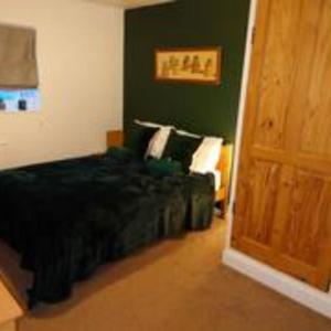 Lovely Rooms In A Quiet Place Of Woking Extérieur photo